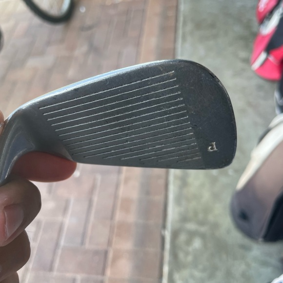Mac gregor pitching wedge in right hand / steel shaft 
Used - Picture 3 of 6